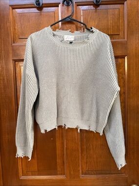 Distressed Ribbed Crewneck Sweater - Light Gray